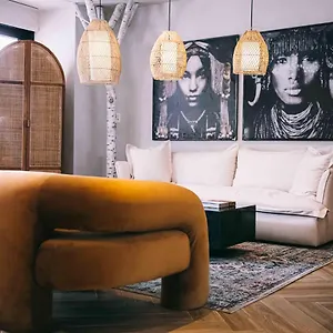 https://mccarren-hotel-pool.us-newyorkcity.com